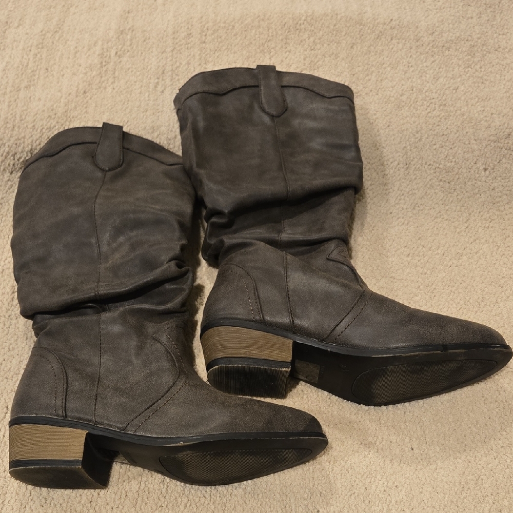 Stylish Gray Women's Boots